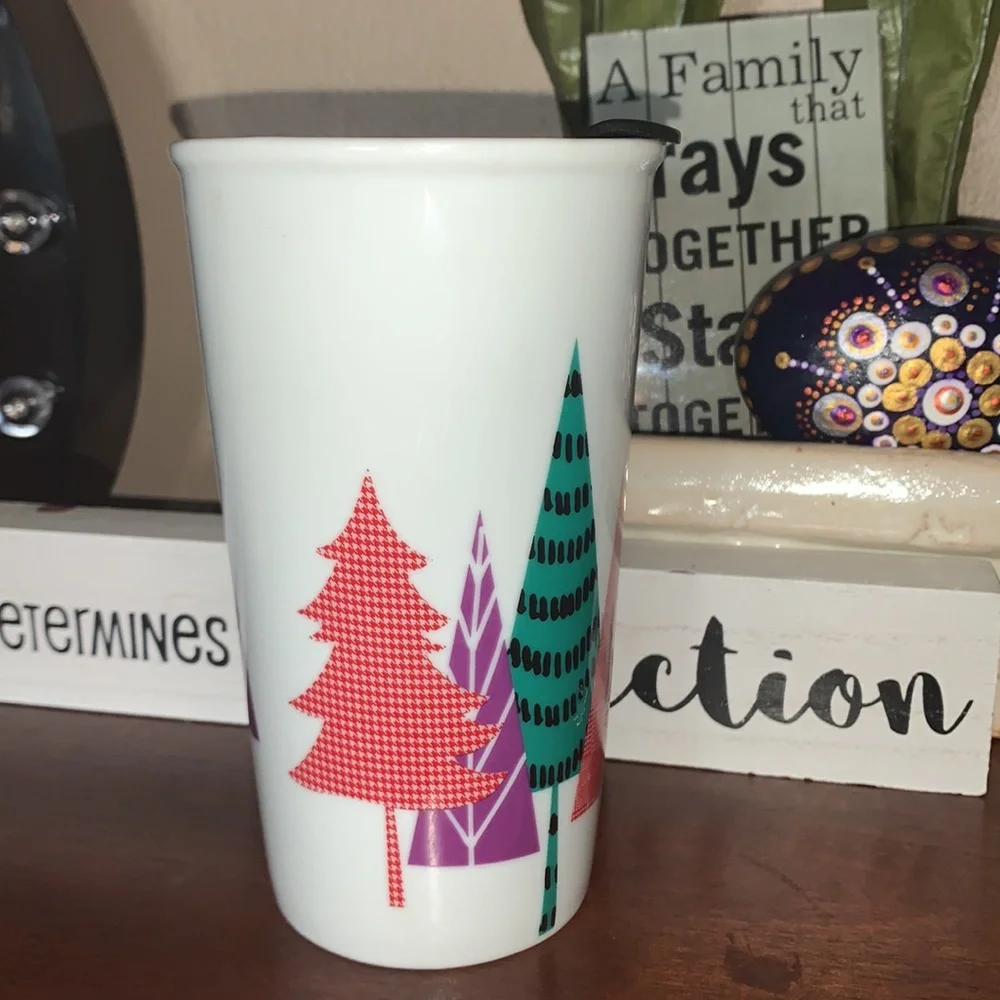 Starbucks 2017 11 oz Coffee Ceramic Christmas Tumbler Mug Lid EUC